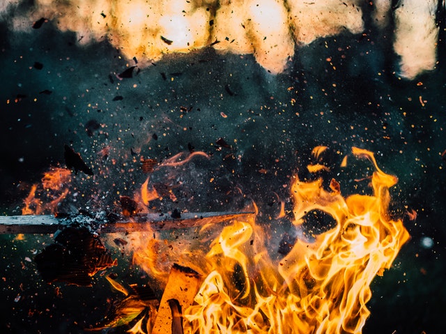 wood-explosion-fire-hot